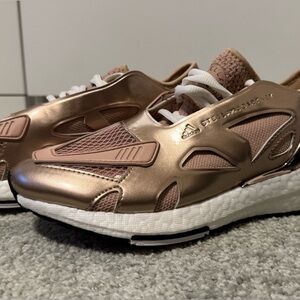 Stella McCartney Metallic Rose Sneakers - USW6.5